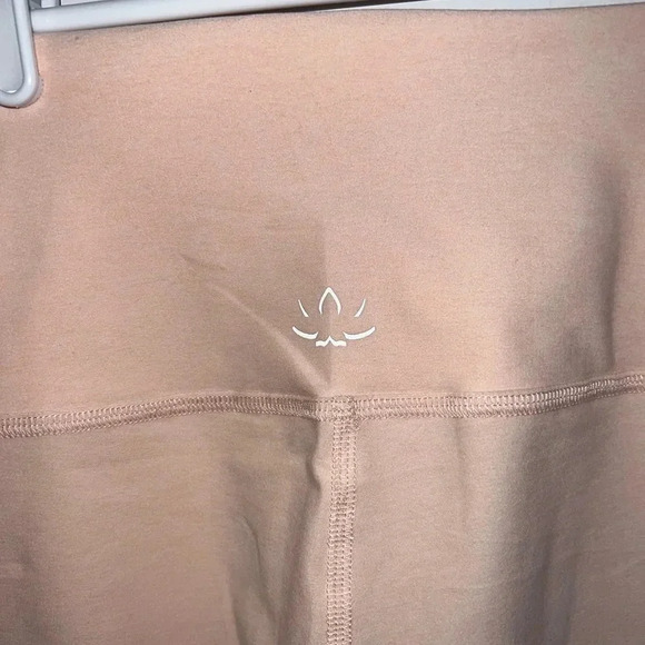 SOLD••BEYOND YOGA LIGHT PUNK XS LEGGINGS - Picture 7 of 10